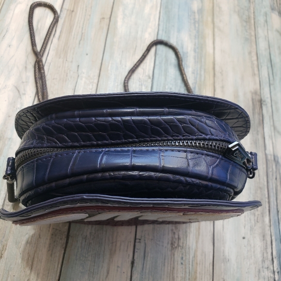 🎉HP🎉Circus OMG Crossbody Purse! - Picture 4 of 12